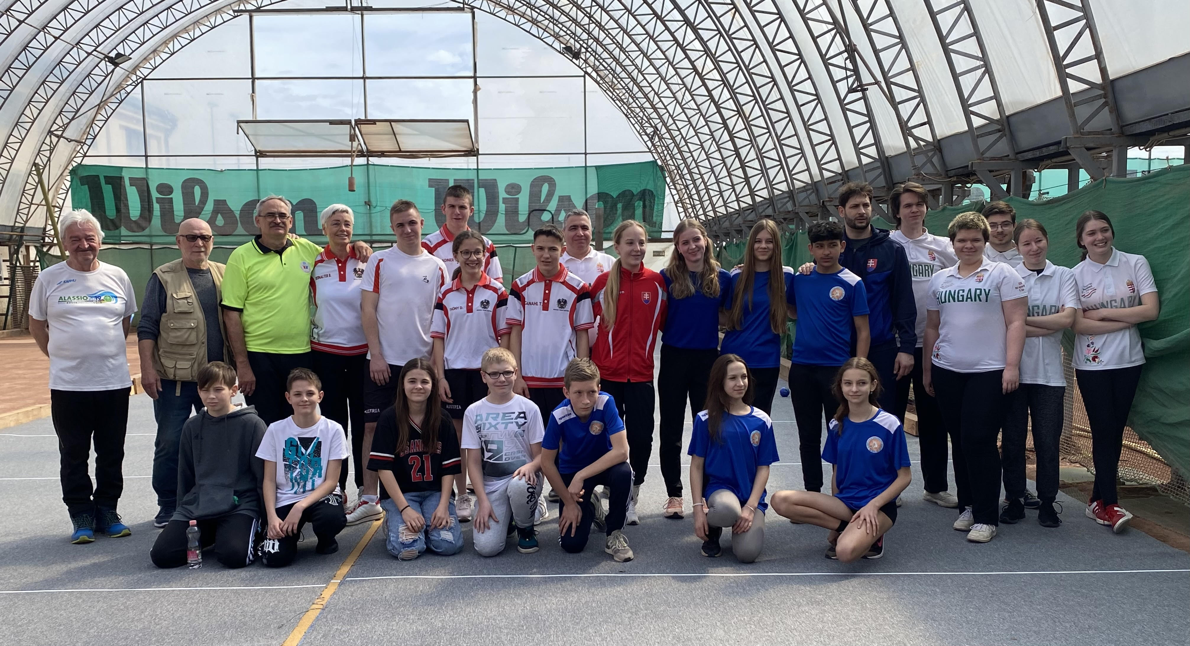 Osztrák és szlovák játékosok részvételével meghívásos utánpótlás versenyt szervezett a Magyar Golyósportok Szövetsége raffa szakágban