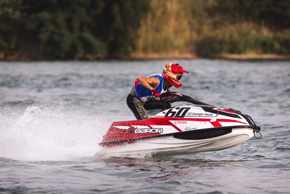 Jet-ski - Jászai Csongor Európa-bajnok, Michelle Dimov ezüstérmes lett