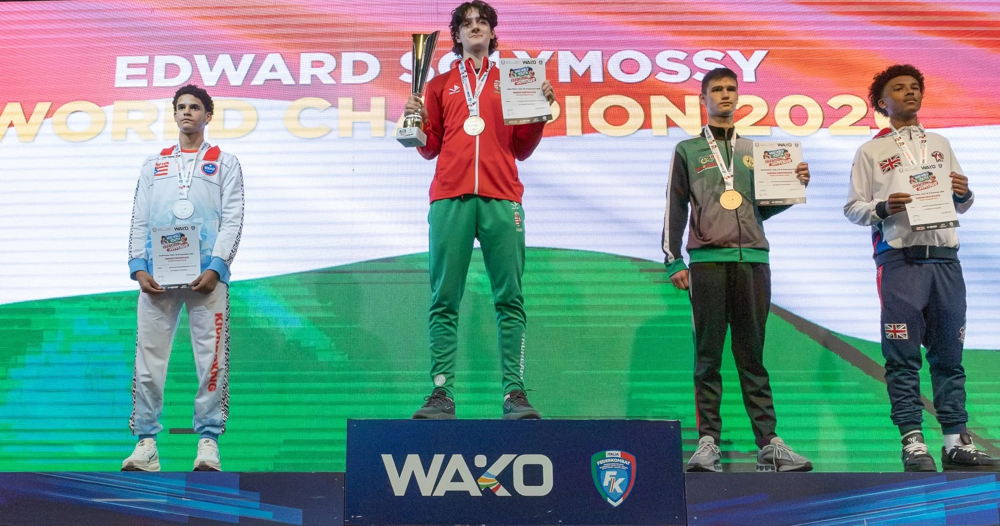 Ipari mennyiségben termelték az aranyakat a magyarok a kick-box vb-n