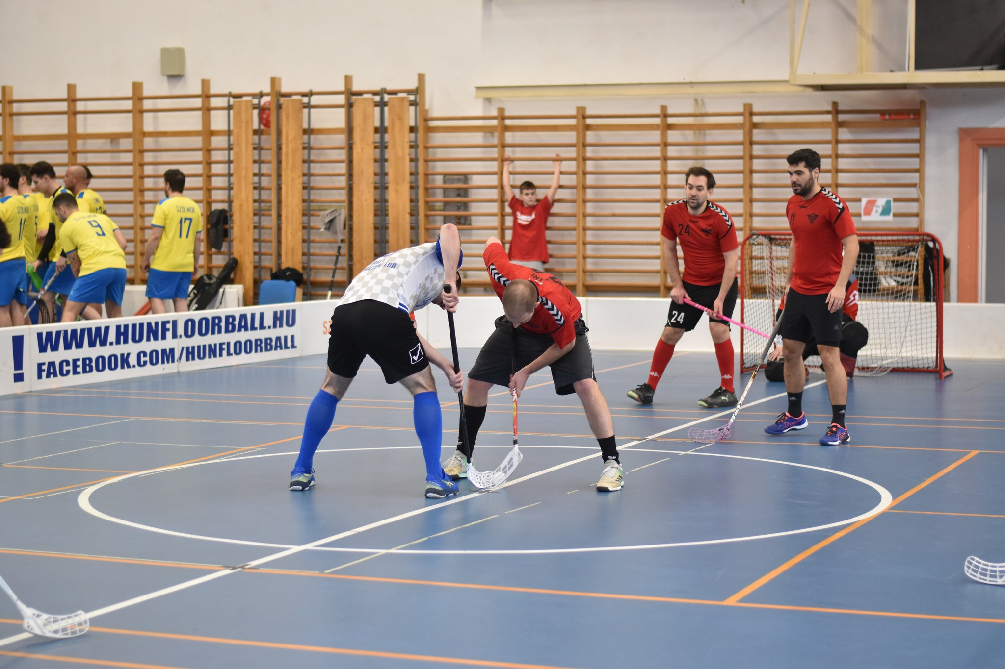 Sikeresen útjára indult az első 3v3-as floorball bajnokság