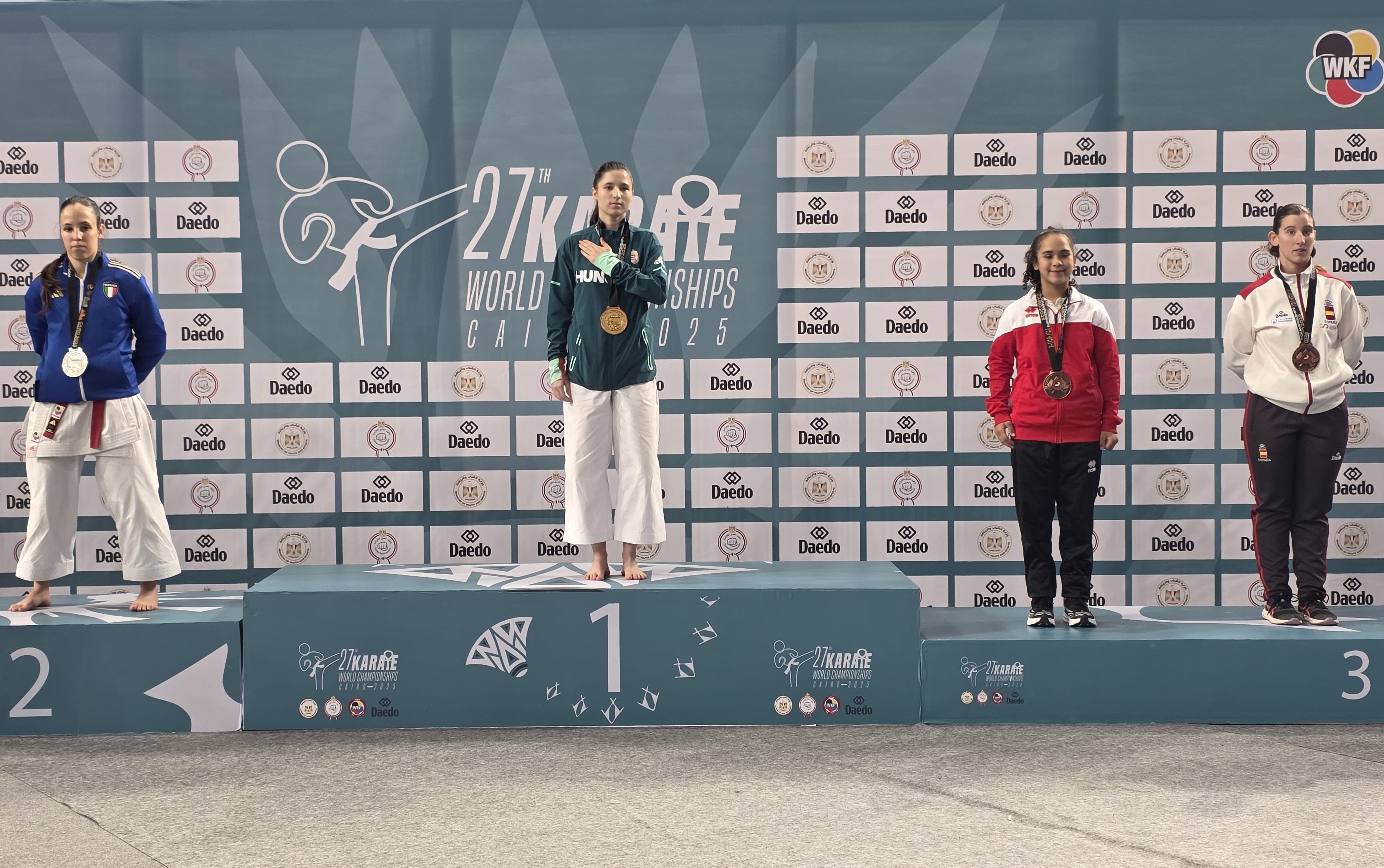 olívia dobogón.jpg